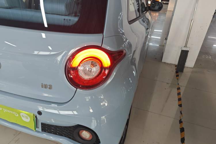 Used Brilliance Xinri i03 2022 Youth Edition 31.45 kWh Exterior 3