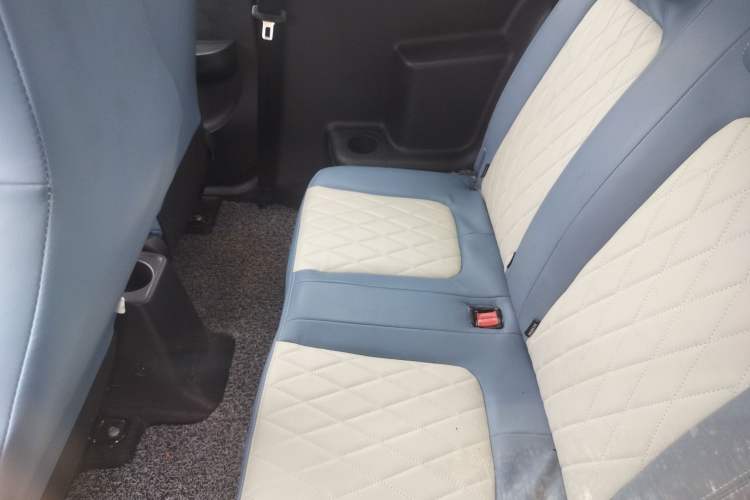 Used Brilliance Xinri i03 2022 Youth Edition 31.45 kWh Interior 1