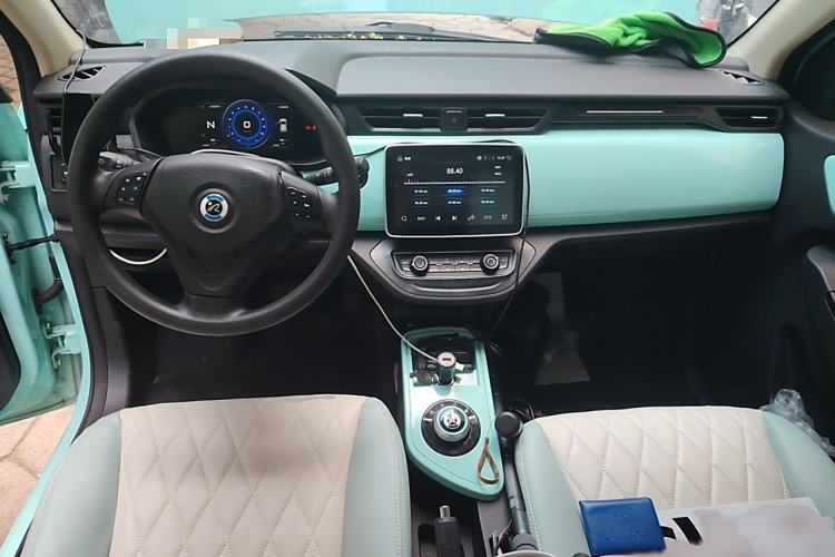 Used Brilliance Xinri i03 2022 Youth Edition 31.45 kWh Interior 2
