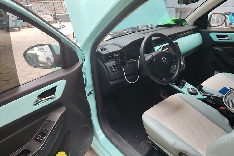 Used Brilliance Xinri i03 2022 Youth Edition 31.45 kWh Interior 3
