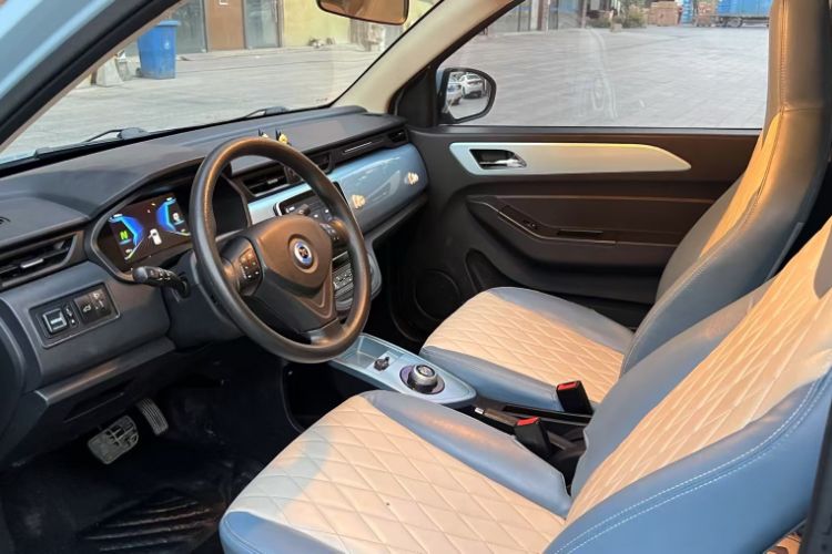 Used Brilliance Xinri i03 2022 Youth Edition 31.45 kWh Interior 4