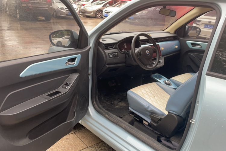 Used Brilliance Xinri i03 2022 Youth Edition 31.45 kWh Interior 5