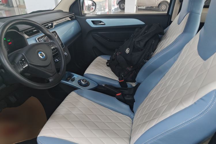 Used Brilliance Xinri i03 2022 Youth Edition 31.45 kWh Left Front Seat