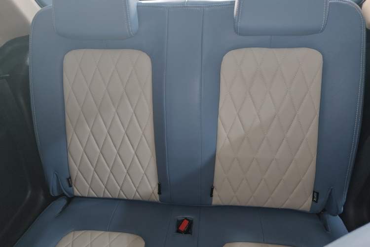 Used Brilliance Xinri i03 2022 Youth Edition 31.45 kWh Left Rear Seat