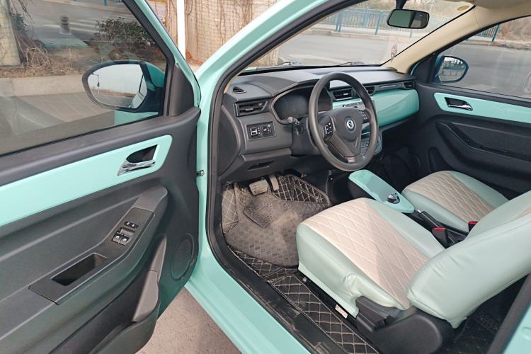 Used Brilliance Xinri i03 2022 Youth Edition 31.45 kWh Driver Seat