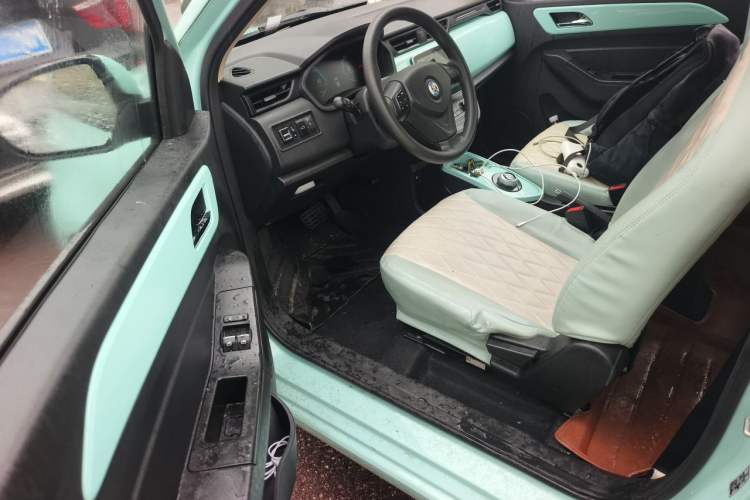 Used Brilliance Xinri i03 2022 Youth Edition 31.45 kWh Driver Seat