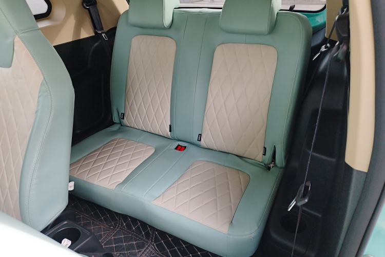 Used Brilliance Xinri i03 2022 Youth Edition 31.45 kWh Left Rear Seat