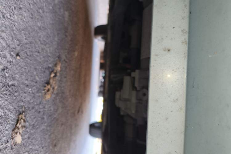 Used Brilliance Xinri i03A 2021 318 km 31.45 kWh Chassis Front