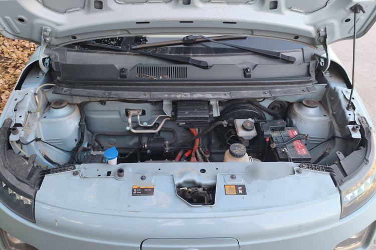 Used Brilliance Xinri i03A 2021 318 km 31.45 kWh Engine Bay