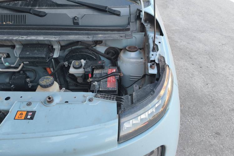Used Brilliance Xinri i03A 2021 318 km 31.45 kWh Engine Bay Left