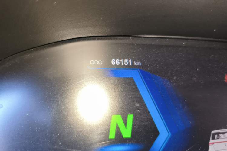 Used Brilliance Xinri i03A 2021 318 km 31.45 kWh Odometer Close Up