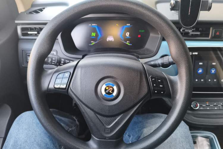 Used Brilliance Xinri i03A 2021 318 km 31.45 kWh Steering Wheel