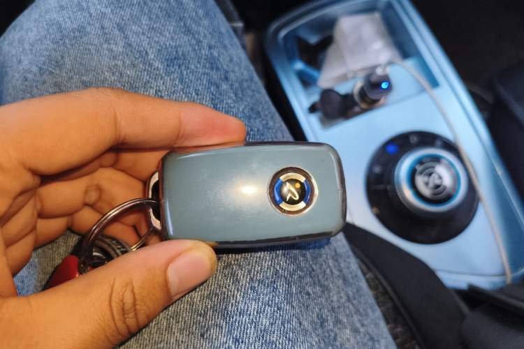 Used Brilliance Xinri i03A 2021 318 km 31.45 kWh Vehicle Key