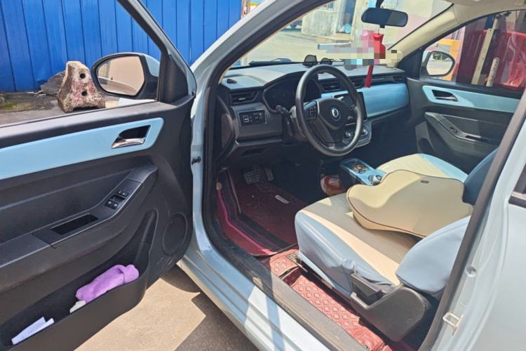 Used Brilliance Xinri i03A 2021 318 km 31.45 kWh Driver Seat