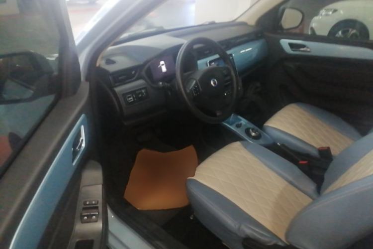 Used Brilliance Xinri i03A 2021 318 km 31.45 kWh Driver Seat