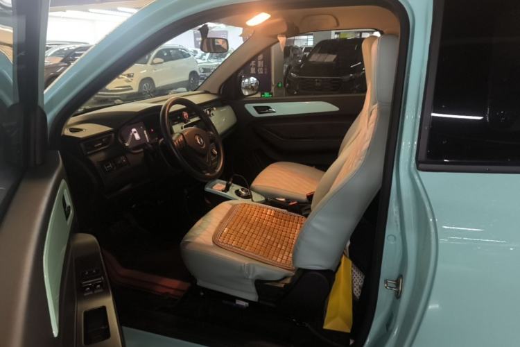 Used Brilliance Xinri i03A 2021 318 km 31.45 kWh Driver Seat