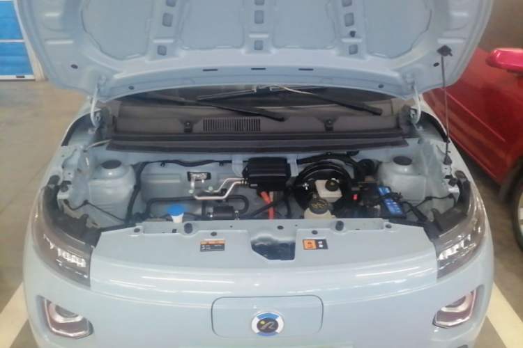 Used Brilliance Xinri i03A 2021 318 km 31.45 kWh Engine Bay