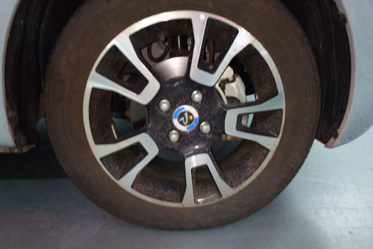 Used Brilliance Xinri i03A 2021 318 km 31.45 kWh Exterior 1