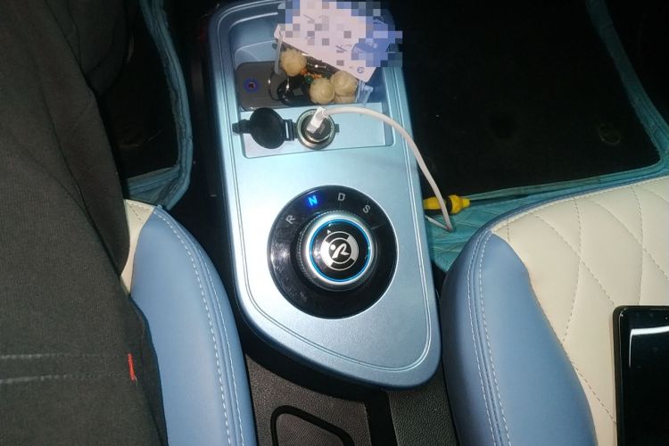 Used Brilliance Xinri i03A 2021 318 km 31.45 kWh Gear Lever