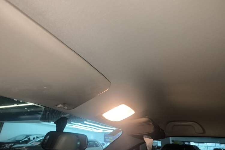 Used Brilliance Xinri i03A 2021 318 km 31.45 kWh Headliner
