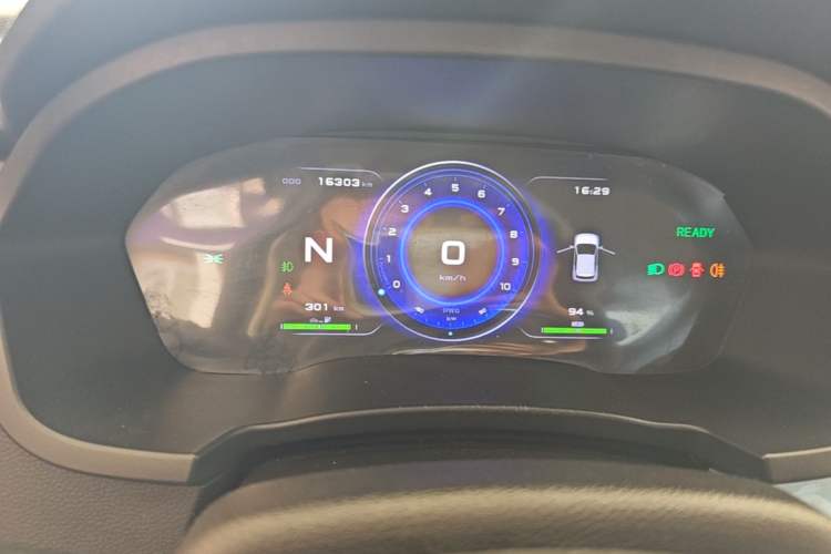 Used Brilliance Xinri i03A 2021 318 km 31.45 kWh Instrument Cluster