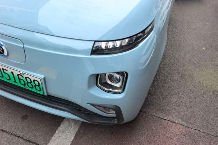 Used Brilliance Xinri i03A 2021 410 km 38.54 kWh Left Front Headlight