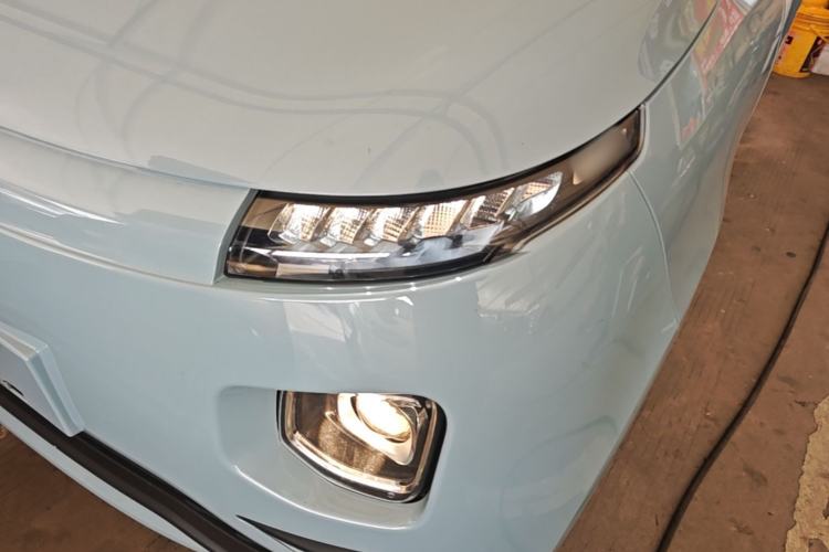 Used Brilliance Xinri i03A 2021 318 km 31.45 kWh Left Front Headlight