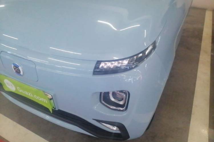 Used Brilliance Xinri i03A 2021 318 km 31.45 kWh Left Front Headlight