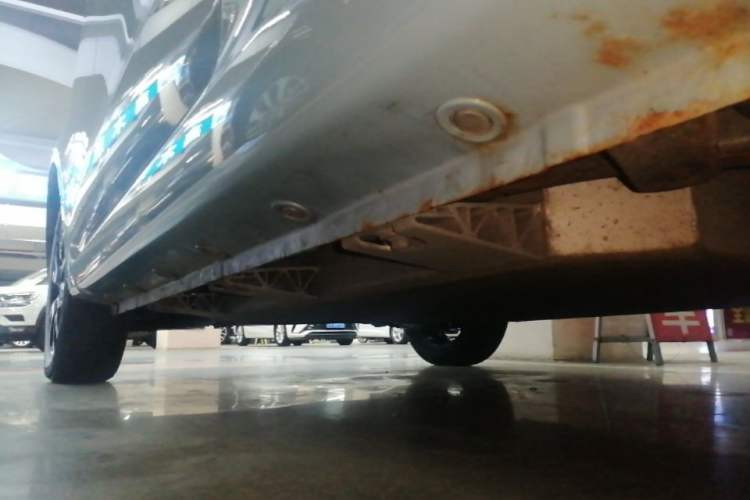 Used Brilliance Xinri i03A 2021 318 km 31.45 kWh Left Side Sill