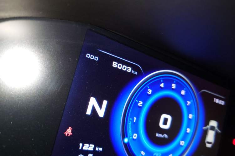 Used Brilliance Xinri i03A 2021 318 km 31.45 kWh Odometer Close Up