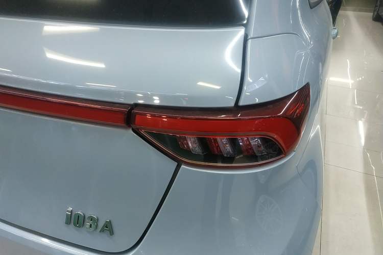 Used Brilliance Xinri i03A 2021 318 km 31.45 kWh Right Rear Taillight