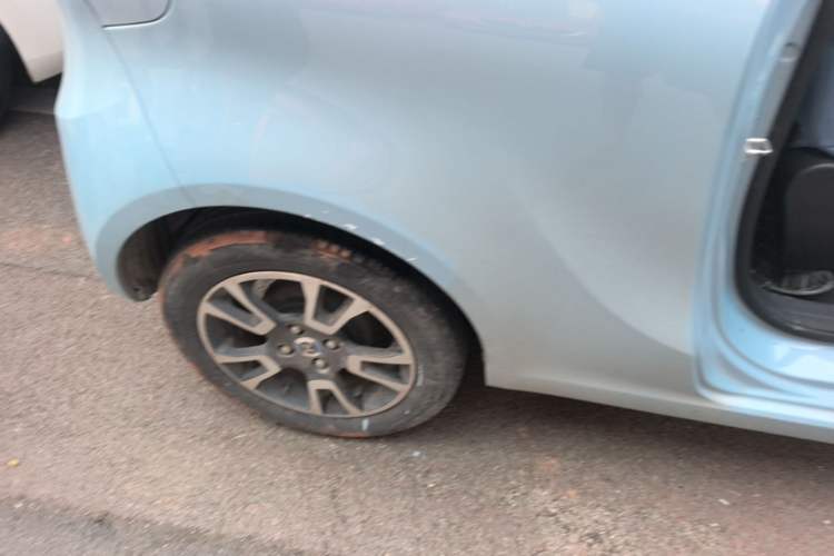 Used Brilliance Xinri i03A 2021 410 km 38.54 kWh Right Rear Wheel Hub