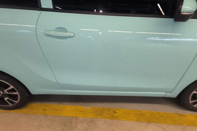 Used Brilliance Xinri i03A 2021 318 km 31.45 kWh Right Side Sill