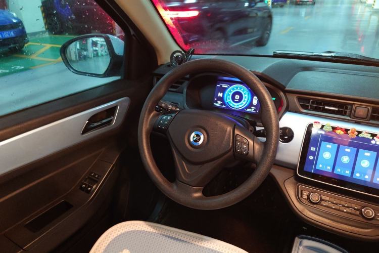 Used Brilliance Xinri i03A 2021 318 km 31.45 kWh Steering Wheel