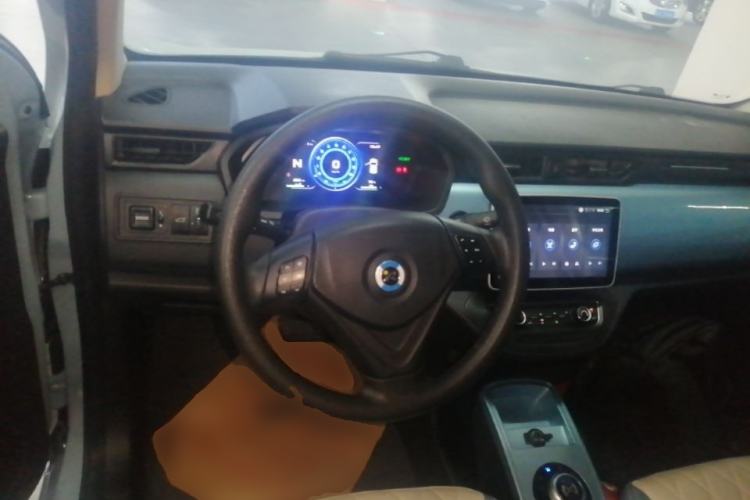 Used Brilliance Xinri i03A 2021 318 km 31.45 kWh Steering Wheel