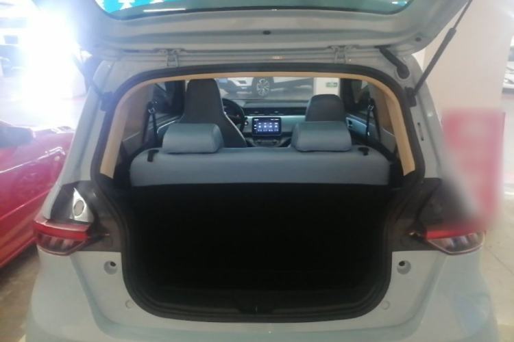 Used Brilliance Xinri i03A 2021 318 km 31.45 kWh Trunk