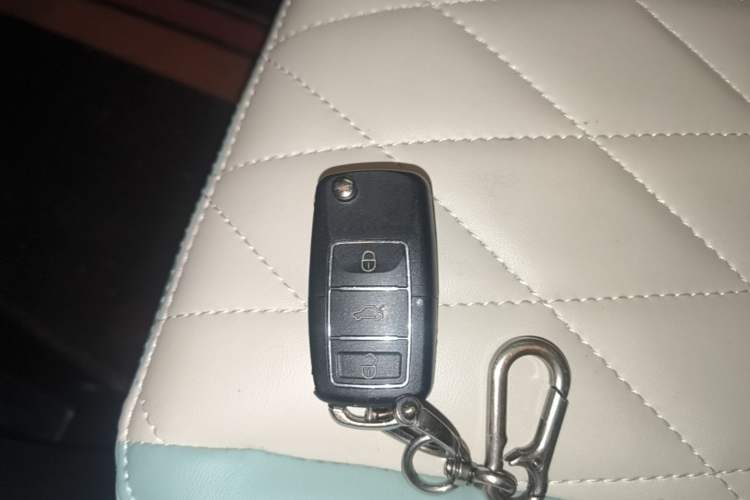 Used Brilliance Xinri i03A 2021 318 km 31.45 kWh Vehicle Key