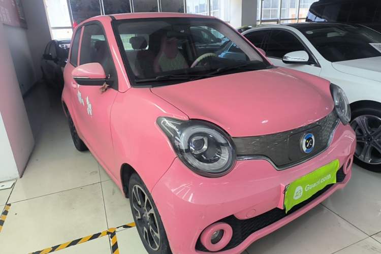 Used Brilliance Xinri i03A 2021 318 km 31.45 kWh Front Right 45 Deg