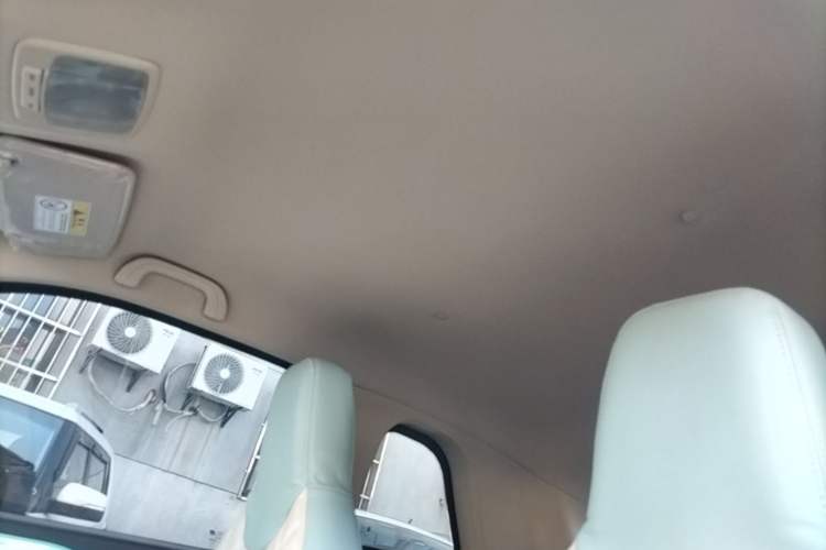 Used Brilliance Xinri i03A 2021 318 km 31.45 kWh Headliner