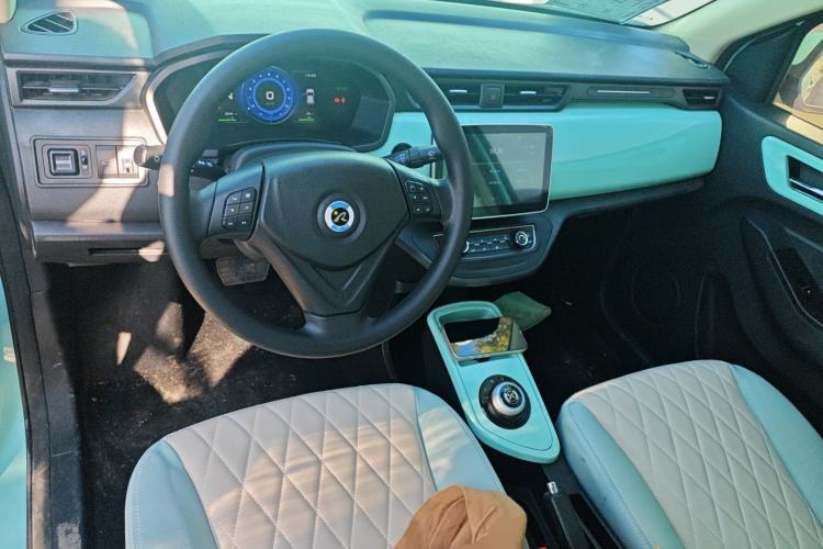 Used Brilliance Xinri i03A 2021 318 km 31.45 kWh Interior 2