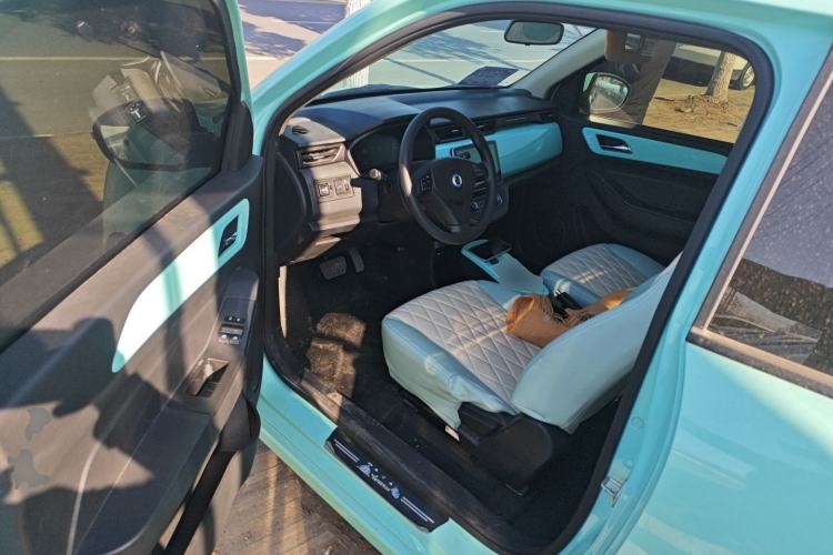 Used Brilliance Xinri i03A 2021 318 km 31.45 kWh Interior 3