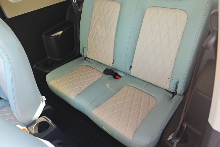 Used Brilliance Xinri i03A 2021 318 km 31.45 kWh Interior 4