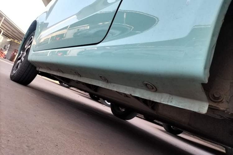 Used Brilliance Xinri i03A 2021 318 km 31.45 kWh Left Side Sill