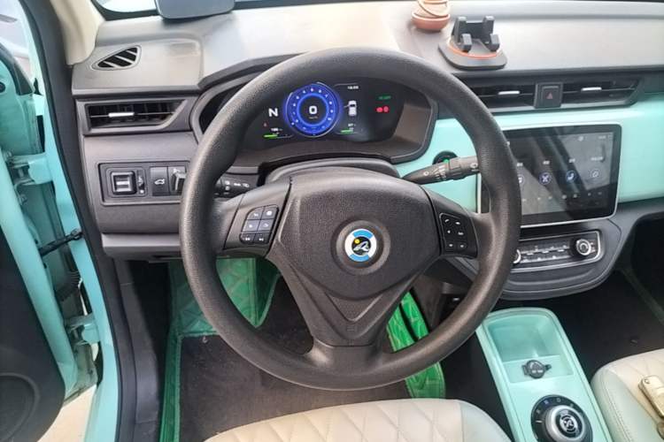Used Brilliance Xinri i03A 2021 318 km 31.45 kWh Steering Wheel