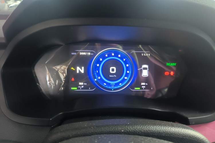 Used Brilliance Xinri i03A 2021 318 km 31.45 kWh Instrument Cluster