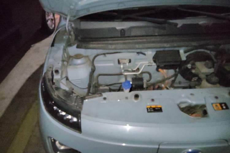 Used Brilliance Xinri i03A 2021 318 km 31.45 kWh Engine Bay Right