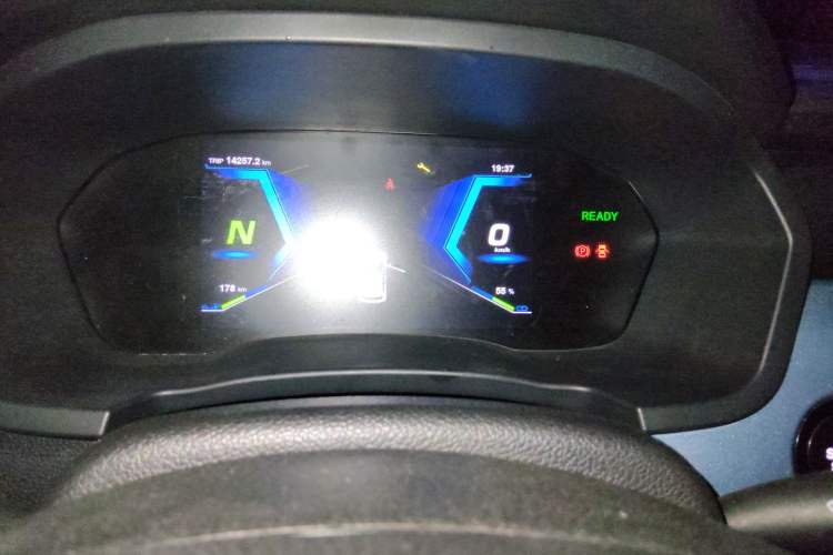 Used Brilliance Xinri i03A 2021 318 km 31.45 kWh Instrument Cluster
