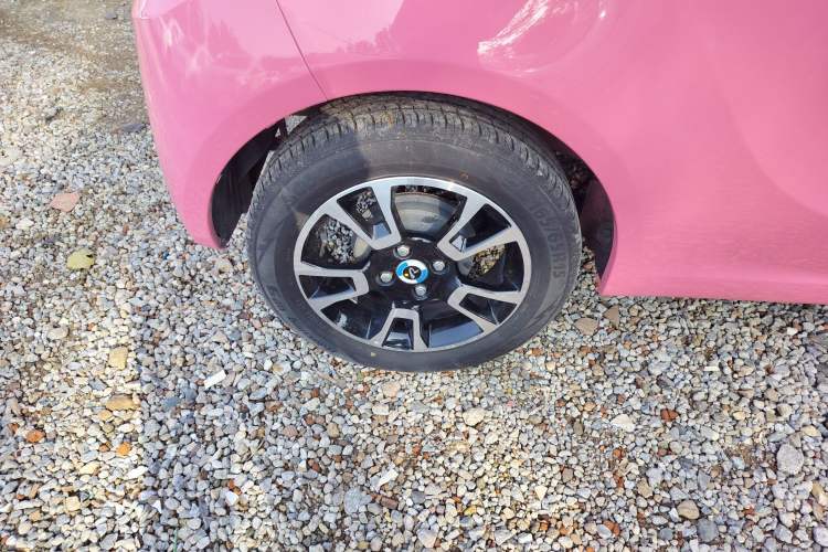 Used Brilliance Xinri i03A 2021 318 km 31.45 kWh Right Rear Wheel Hub