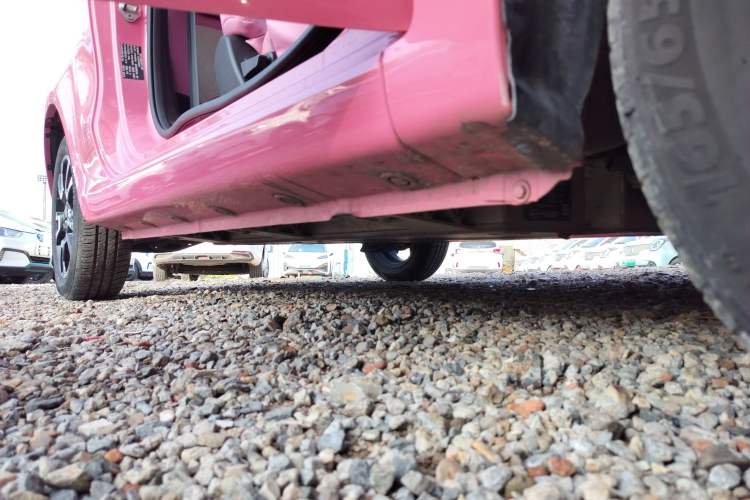 Used Brilliance Xinri i03A 2021 318 km 31.45 kWh Right Side Sill