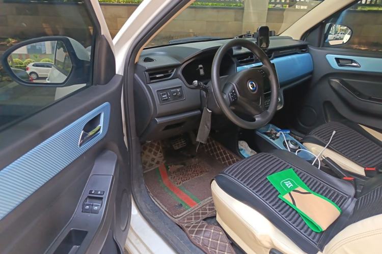 Used Brilliance Xinri i03A 2021 318 km 31.45 kWh Driver Seat